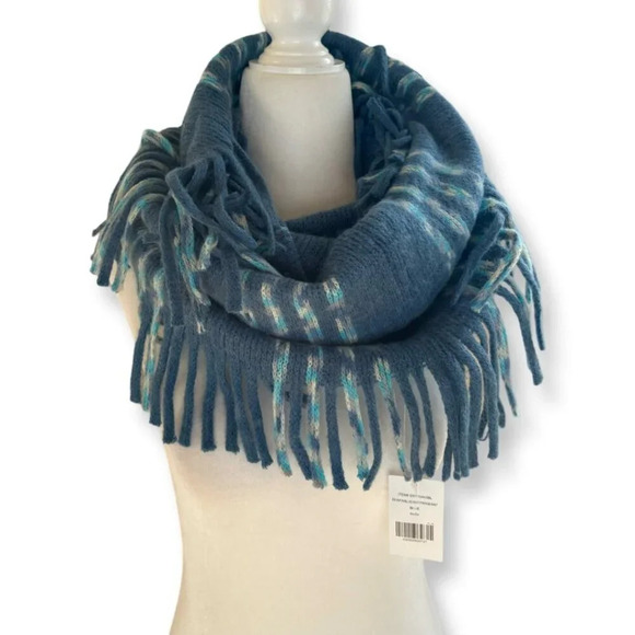 Mia & Tess The Paperstore Blue Cozy Fringe Infinity Scarf New With Tags - Picture 1 of 7